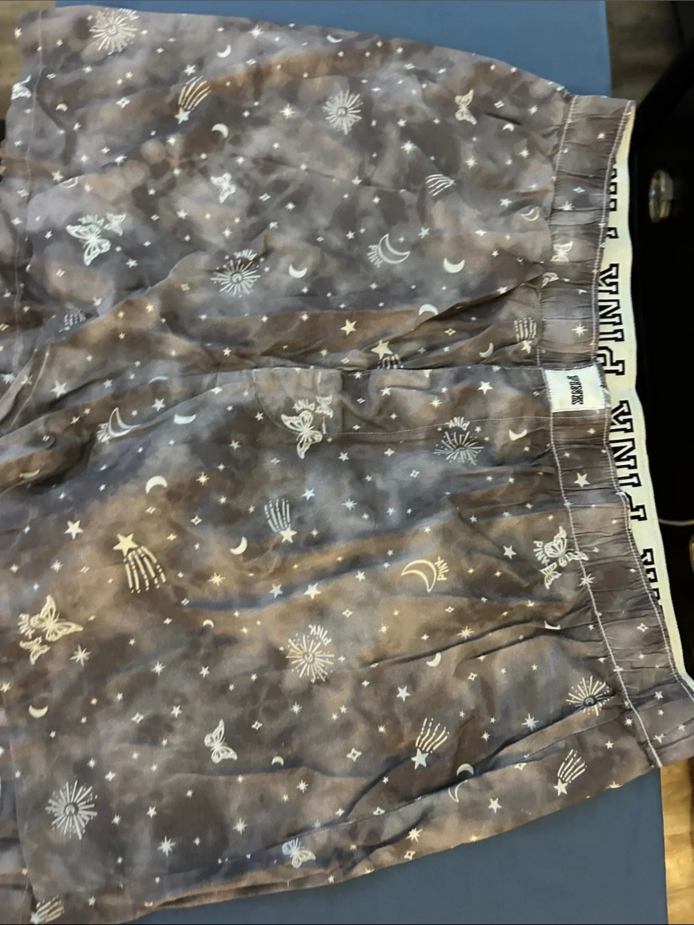 PINK Victoria's Secret Gray Star & Moon Print Pajama Shorts